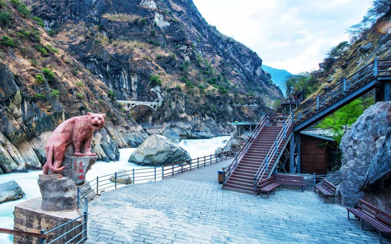 Tiger Statue in Tiger Leaping Gorge